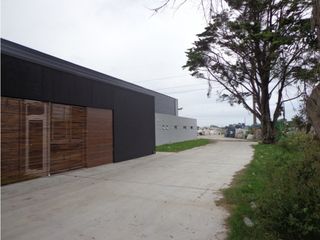 Foto 3 de Moderno galpón, ex fábrica de reciclado plasticos. Apto varios emprendimientos.