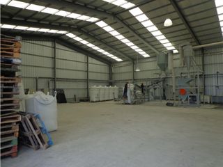 Foto 4 de Moderno galpón, ex fábrica de reciclado plasticos. Apto varios emprendimientos.