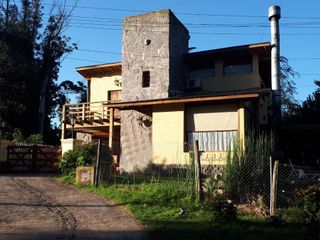 Casa en venta - 2 dormitorios 2 baños patio - 400mts2 cubiertos - Mar del Plata