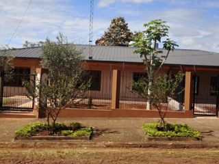 Foto 14 de GUIDEK-STASIUK PROPIEDADES  VENDE EXCELENTE PROPIEDAD 800M2 SOBRE AV LAS AMERICA Y NICACIA SEGURA