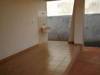 Foto 8 de GUIDEK-STASIUK PROPIEDADES  VENDE EXCELENTE PROPIEDAD 800M2 SOBRE AV LAS AMERICA Y NICACIA SEGURA