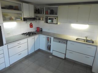 Foto 1 de En Venta - Gran Chalet Apto Para Emprendimiento en Pleno Constitución
