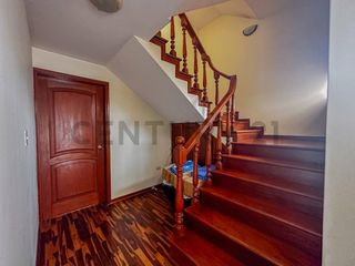Foto 31 de OPORTUNIDAD ÚNICA: VENTA DE TRIPLEX EN LOS ROSALES, SURCO A PRECIO DE OCASIÓN