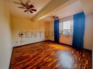 Foto 22 de OPORTUNIDAD ÚNICA: VENTA DE TRIPLEX EN LOS ROSALES, SURCO A PRECIO DE OCASIÓN