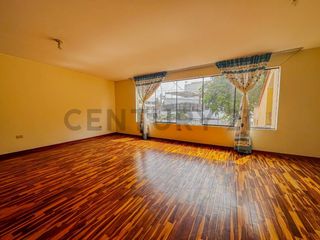 Foto 23 de OPORTUNIDAD ÚNICA: VENTA DE TRIPLEX EN LOS ROSALES, SURCO A PRECIO DE OCASIÓN