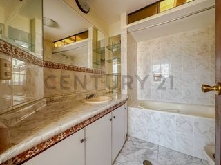 Foto 30 de OPORTUNIDAD ÚNICA: VENTA DE TRIPLEX EN LOS ROSALES, SURCO A PRECIO DE OCASIÓN