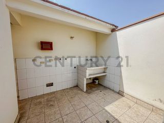 Foto 8 de OPORTUNIDAD ÚNICA: VENTA DE TRIPLEX EN LOS ROSALES, SURCO A PRECIO DE OCASIÓN