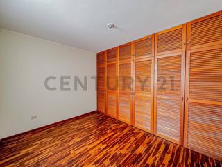 Foto 16 de OPORTUNIDAD ÚNICA: VENTA DE TRIPLEX EN LOS ROSALES, SURCO A PRECIO DE OCASIÓN