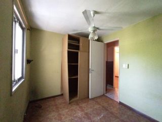 Foto 12 de DEPARTAMENTO 4 AMBIENTE, 3 DORM. EN BARRIO SAN ISIDRO, COLECTORA CARREFOUR 2 ° PISO ESCALERA EXPENSAS $ 2000.-
