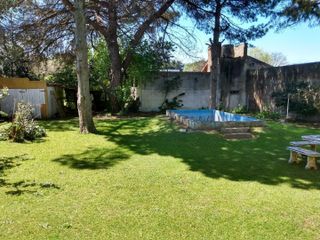 Casa en venta - 3 dormitorios 1 dormitorio - Cocheras - 700mts2 - Villa Elisa, La Plata
