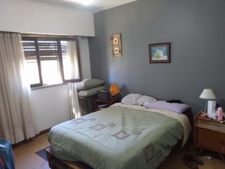 Casa en venta - 3 dormitorios 1 dormitorio - Cocheras - 700mts2 - Villa Elisa, La Plata