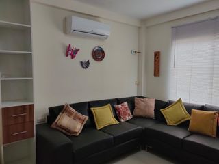 Foto 3 de Casa de alquiler amoblada en la Urb. La Joya, 5 aires acondicionados.