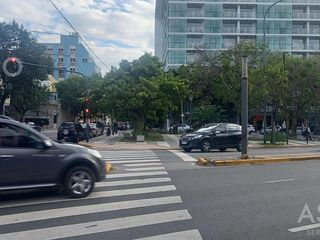 OPORTUNIDAD DE COCHERA Deja de dar vueltas para estacionar!!