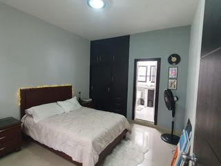 Foto 4 de Venta de Casa Esquinera en Urbanización Renacer (LC)