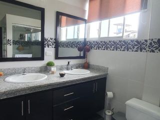 Foto 9 de Venta de Casa Esquinera en Urbanización Renacer (LC)