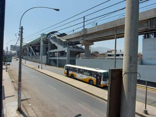 Alquilo Local Comercial Frente A Estacion Bayovar