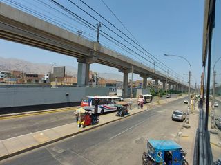 Alquilo Local Comercial Frente A Estacion Bayovar