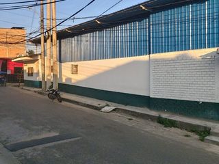 Foto 2 de Local comercial antiguo de 339 m², rústico, con potencial para desarrolladores.