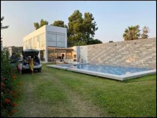 Casa de Campo playa 8 dormitorio, 5 baños cochera para 4 autos, piscina - CHOCALLA