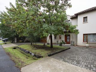 Casa en Barrio Privado Campos de Alvarez. Partido de Moreno. Francisco Alvarez.