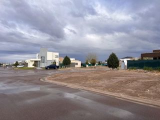 Lote esquina central en LA CARMELINA, Mza G. San Martin