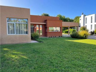 Foto 1 de LA HERRADURA PINAMAR - CASA A LA VENTA.