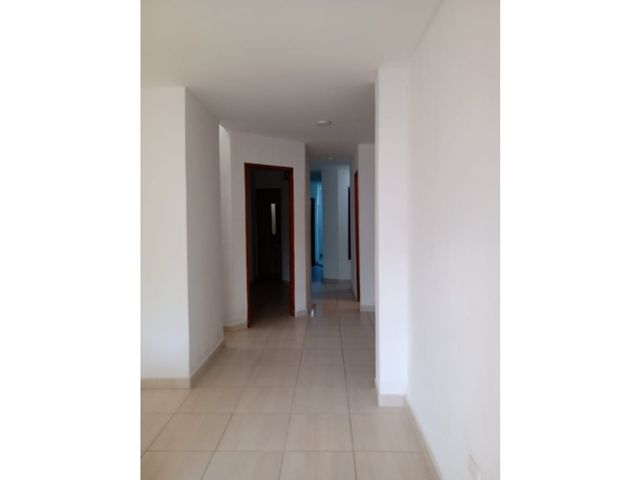 EN VENTA AMPLIO APARTAMENTO EN EL CENTRO DE SANTA MARTA RC