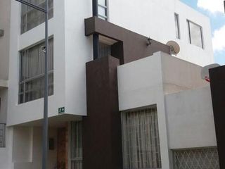 Foto 27 de Vendo linda casa  de 4 dormitorios  en San Isidro del Inca