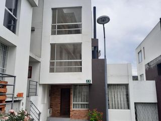 Foto 3 de Vendo linda casa  de 4 dormitorios  en San Isidro del Inca