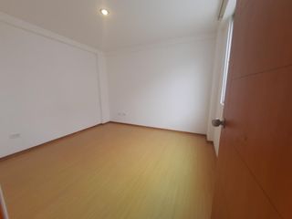 Foto 8 de Vendo linda casa  de 4 dormitorios  en San Isidro del Inca