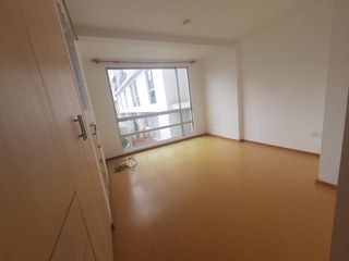 Foto 10 de Vendo linda casa  de 4 dormitorios  en San Isidro del Inca