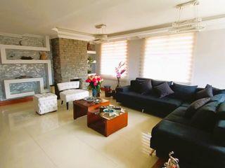 Vendo Casa 3 habitaciones en Urb. San Gregorio, 153 m², sector Pusuquí.