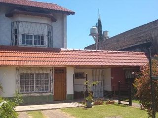 Casa con Departamento en venta en Virrey del Pino