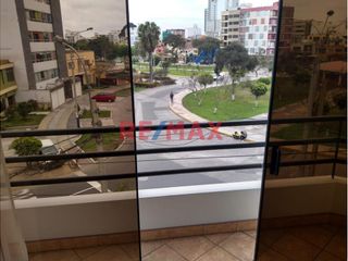 Foto 4 de Alquilo Amplio departamento de 107.24 m2 en CUARTO PISO con 3 DORMITORIOS ubicado en Calle Bernardo O'Higgins frente al Parque de La Cruz en Pueblo Li