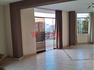 Foto 3 de Alquilo Amplio departamento de 107.24 m2 en CUARTO PISO con 3 DORMITORIOS ubicado en Calle Bernardo O'Higgins frente al Parque de La Cruz en Pueblo Li