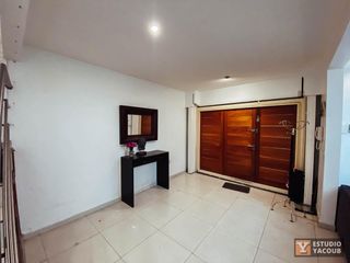 Casa en venta - 3 Dormitorios 2 baños - 170mts2 - La Plata