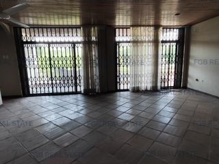 En Venta -   Departamento de 2 pisos en Santa Cecilia, Ceibos