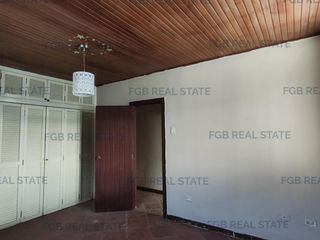 En Venta -   Departamento de 2 pisos en Santa Cecilia, Ceibos