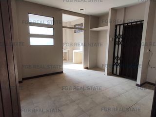 En Venta -   Departamento de 2 pisos en Santa Cecilia, Ceibos