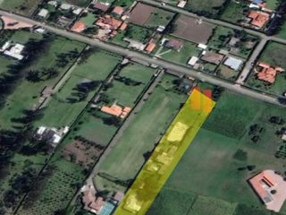 Casa de venta en Puembo, incluye amplio terreno