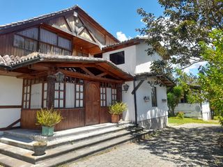 Casa de venta en Puembo, incluye amplio terreno