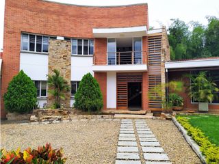 Venta de Casa moderna en Condominio, Jamundi-Valle