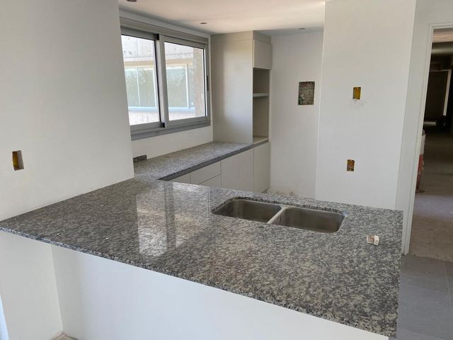 AV. SAN MARTIN 1392 11 04 – TORRE PARAISO - VENTA DEPARTAMENTO 3 DORMITORIOS EN BAIGORRIA