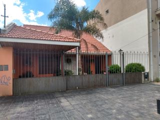 Foto 30 de Casa en venta Banfield. Ideal dos familias
