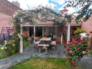 Foto 23 de Casa en venta Banfield. Ideal dos familias