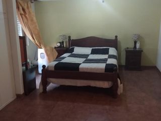 Foto 25 de Casa en venta Banfield. Ideal dos familias