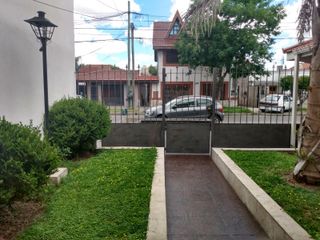 Foto 3 de Casa en venta Banfield. Ideal dos familias