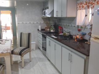 Foto 8 de Casa en venta Banfield. Ideal dos familias