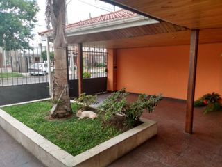Foto 4 de Casa en venta Banfield. Ideal dos familias