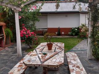 Foto 32 de Casa en venta Banfield. Ideal dos familias